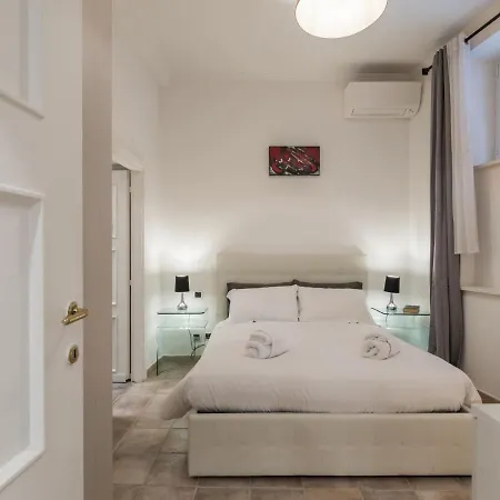 The Rent - Gorgeous One-bedroom Near Piazza Di Spagna Apartment Rome